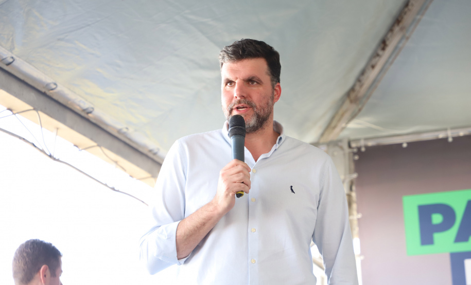 Com piscina e mobília, Ratinho Junior inaugura Condomínio do Idoso de Arapongas