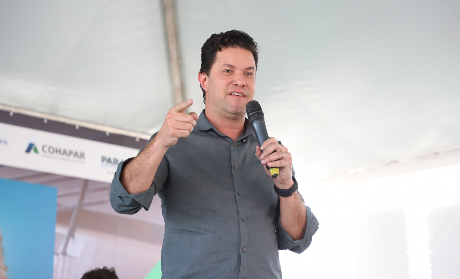 Com piscina e mobília, Ratinho Junior inaugura Condomínio do Idoso de Arapongas