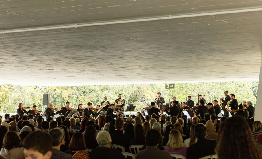 Orquestra Sinfônica do Paraná apresenta neste sábado (05) a terceira edição do concerto “Mostly Mozart” no Museu Oscar Niemeyer