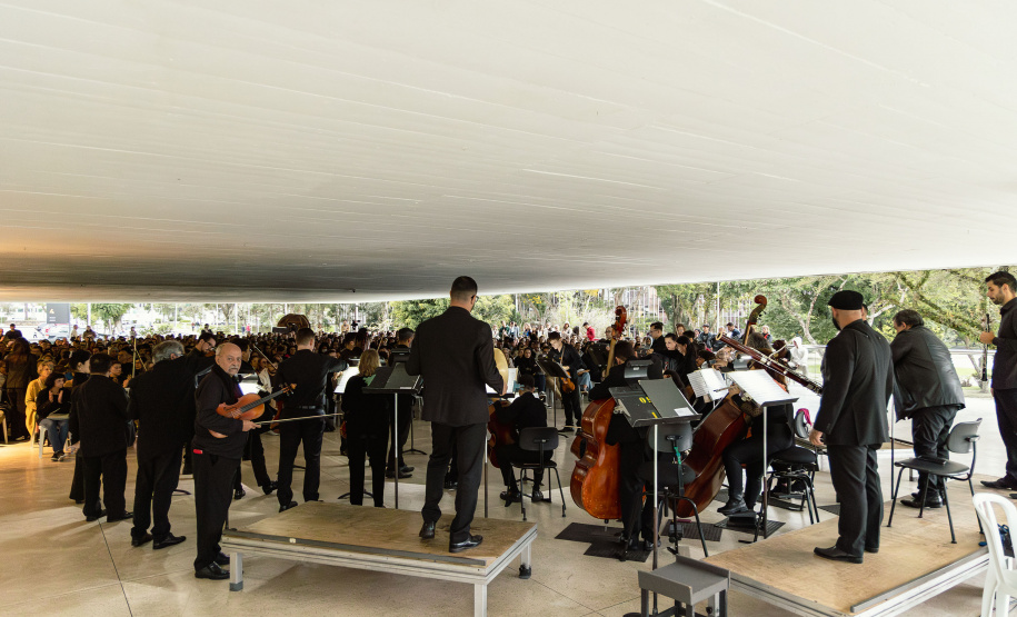 Orquestra Sinfônica do Paraná apresenta neste sábado (05) a terceira edição do concerto “Mostly Mozart” no Museu Oscar Niemeyer