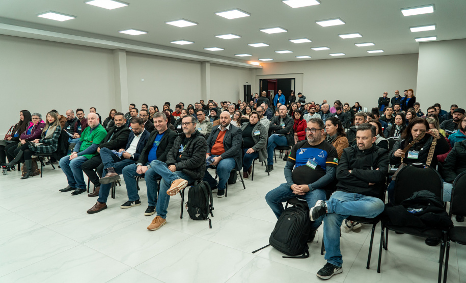 Seminário reúne professores e consolida ensino da Robótica como referência no Paraná