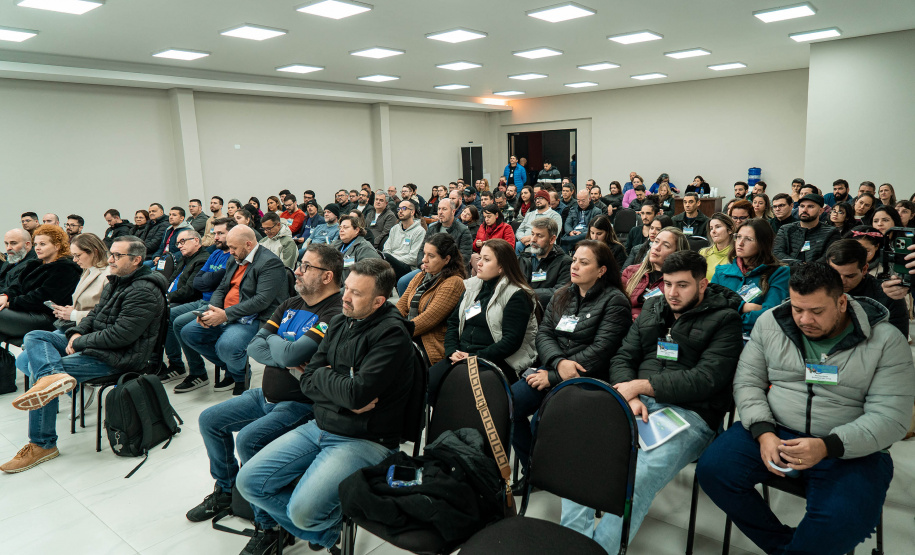 Seminário reúne professores e consolida ensino da Robótica como referência no Paraná