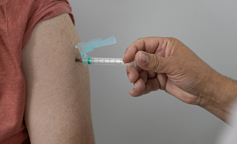 SESA - Com aumento da vacinação, casos e internações por SRAG diminuem no Paraná