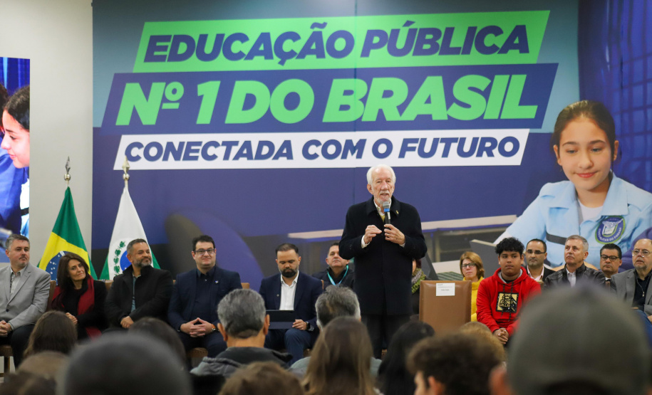 VICE ENTREGA TABLETS EDUCAÇÃO