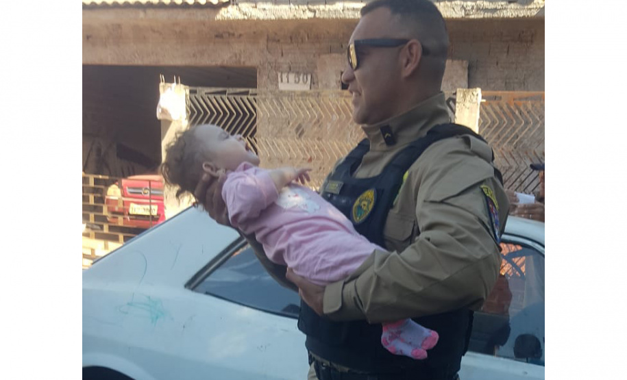 Em corrida contra o tempo, PMPR salva bebê que estava sem respirar em Sarandi