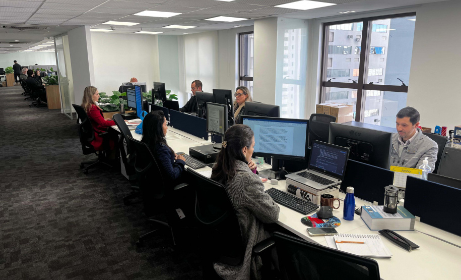 Invest Paraná atende em novo endereço no Centro de Curitiba