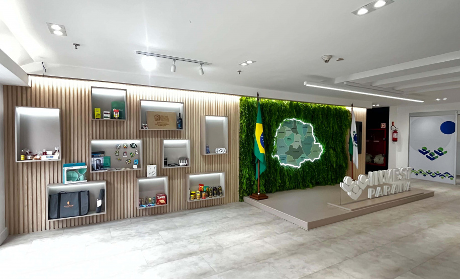 Invest Paraná atende em novo endereço no Centro de Curitiba