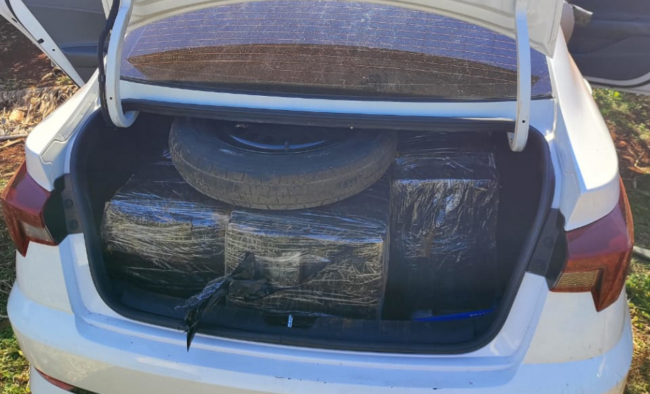 PCPR, PMPR e PRF interceptam veículo com 468 kg de maconha em ação integrada no Oeste