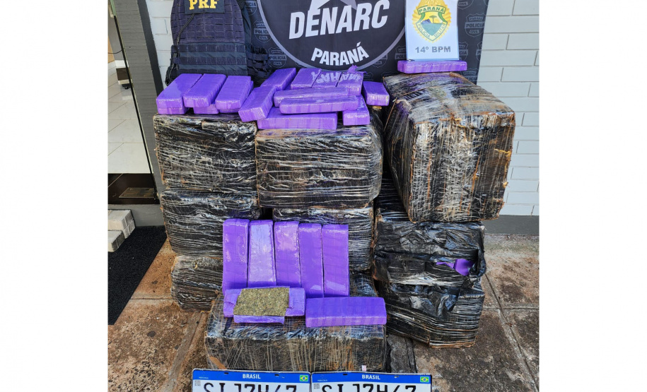 PCPR, PMPR e PRF interceptam veículo com 468 kg de maconha em ação integrada no Oeste