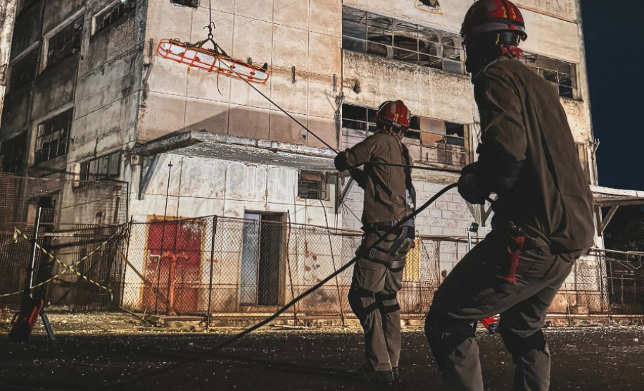 Bombeiros do Paraná concluem curso com padrão da ONU para resgate em desabamentos