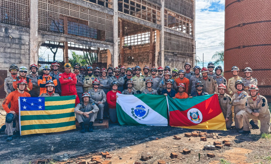 Bombeiros do Paraná concluem curso com padrão da ONU para resgate em desabamentos