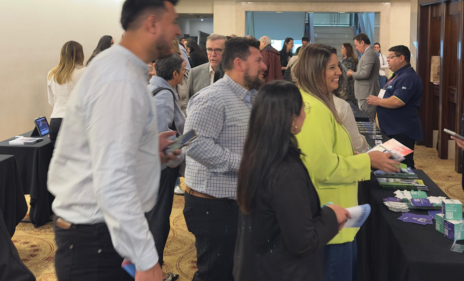 Em evento inédito, Viaje Paraná capacita estrangeiros e leva coexpositores a Montevidéu, no Uruguai