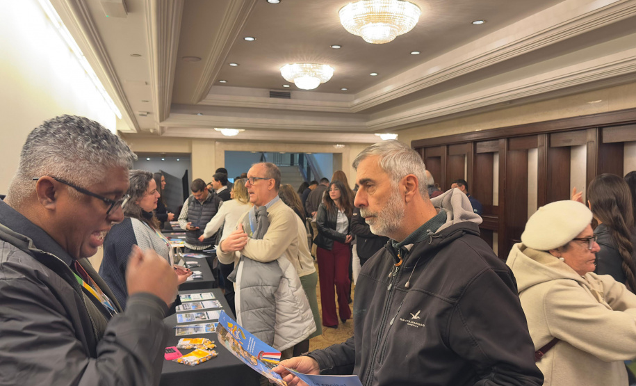 Em evento inédito, Viaje Paraná capacita estrangeiros e leva coexpositores a Montevidéu, no Uruguai
