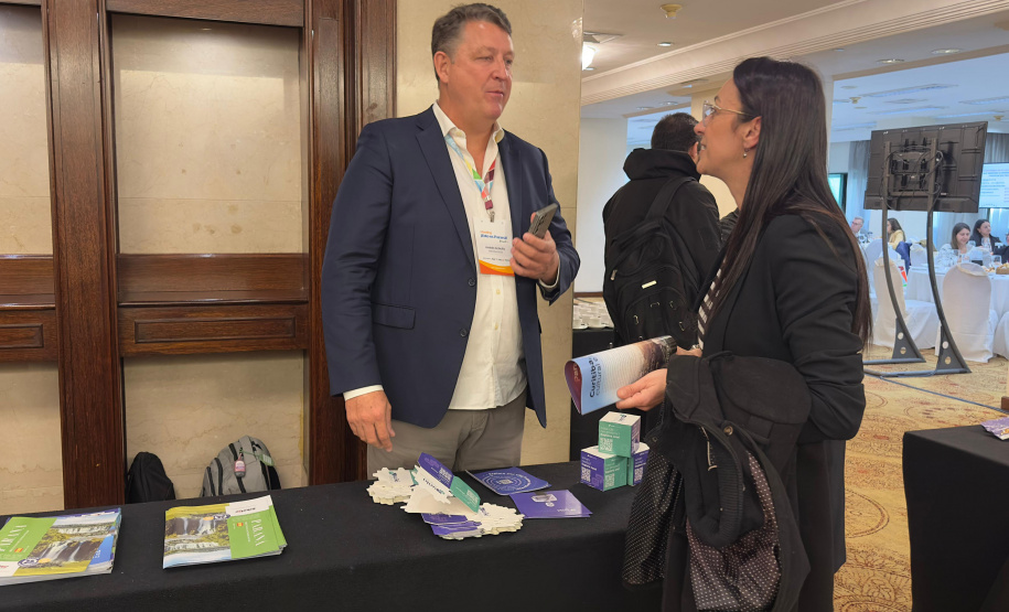 Em evento inédito, Viaje Paraná capacita estrangeiros e leva coexpositores a Montevidéu, no Uruguai