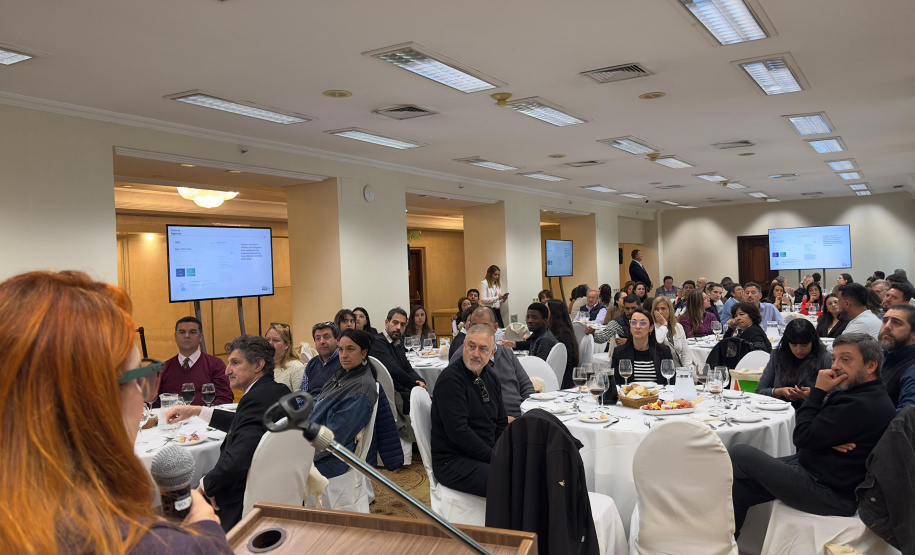 Em evento inédito, Viaje Paraná capacita estrangeiros e leva coexpositores a Montevidéu, no Uruguai
