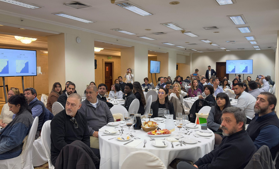Em evento inédito, Viaje Paraná capacita estrangeiros e leva coexpositores a Montevidéu, no Uruguai