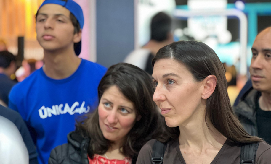 Barreado encanta público da FIT Buenos Aires no estande do Viaje Paraná