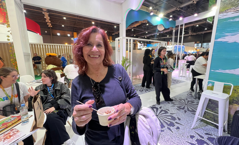 Barreado encanta público da FIT Buenos Aires no estande do Viaje Paraná