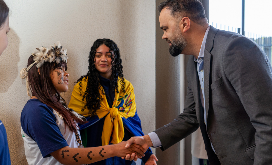 SEED - Projeto de modernização entrega lava-louças e novos equipamentos para cozinhas de escolas do Paraná