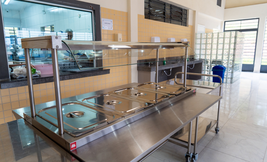 SEED - Projeto de modernização entrega lava-louças e novos equipamentos para cozinhas de escolas do Paraná