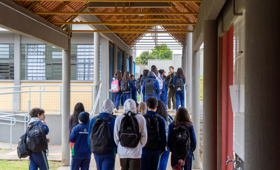 SEED - Projeto de modernização entrega lava-louças e novos equipamentos para cozinhas de escolas do Paraná