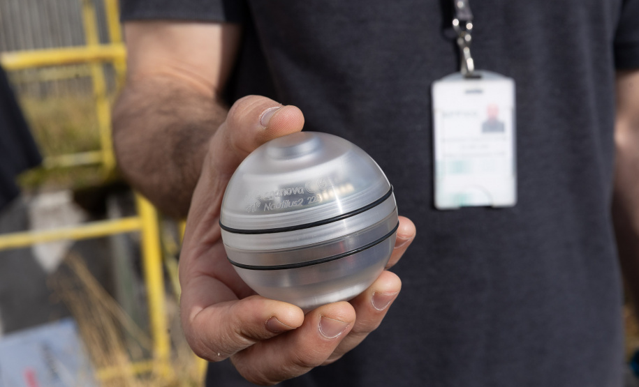 Sanepar usa esferas inteligentes para inspecionar redes sem interromper distribuição de água