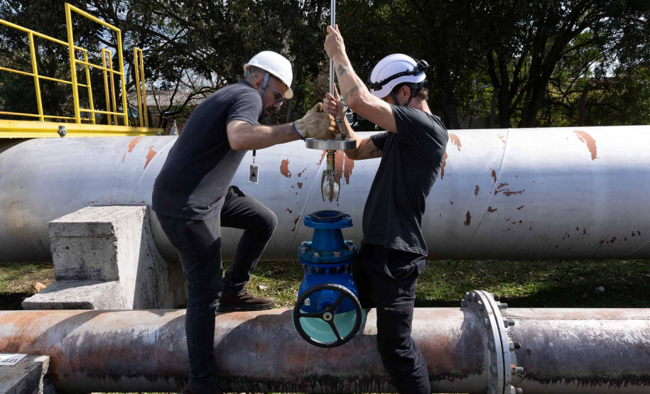 Sanepar usa esferas inteligentes para inspecionar redes sem interromper distribuição de água