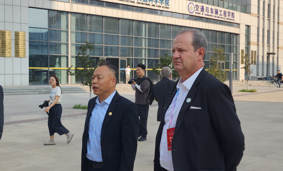 Paraná assina acordo com universidade chinesa para ampliar cooperação acadêmica internacional