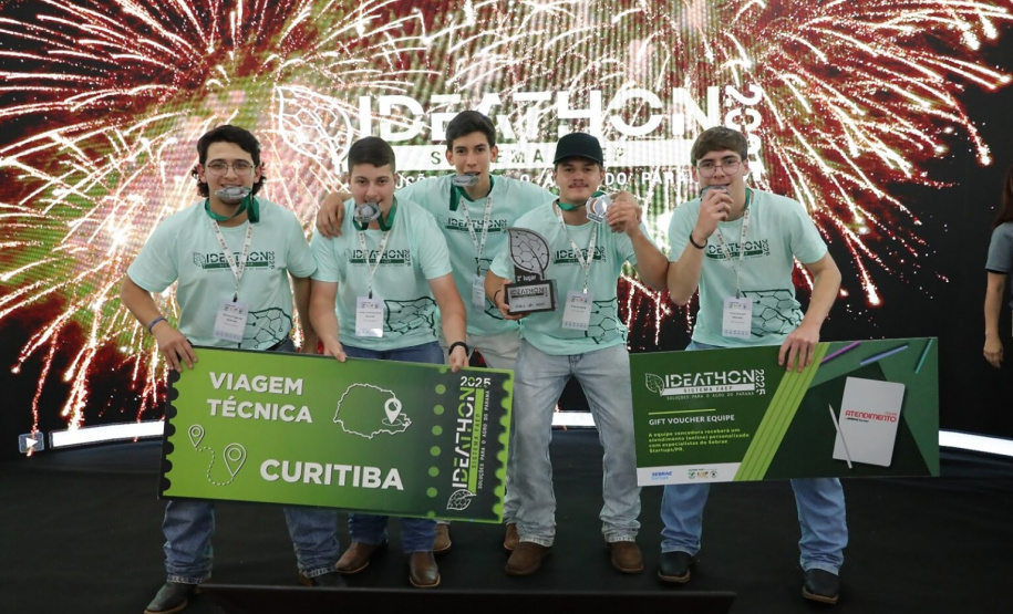 Inovação no campo: projeto de coleira inteligente criado por estudantes é destaque no Ideathon de Francisco Beltrão