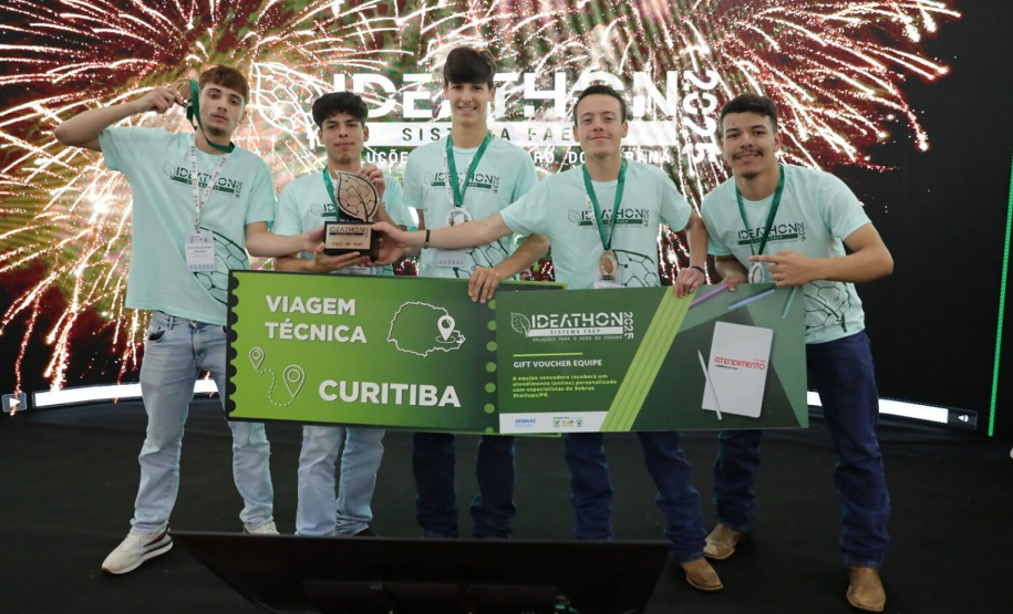 Inovação no campo: projeto de coleira inteligente criado por estudantes é destaque no Ideathon de Francisco Beltrão