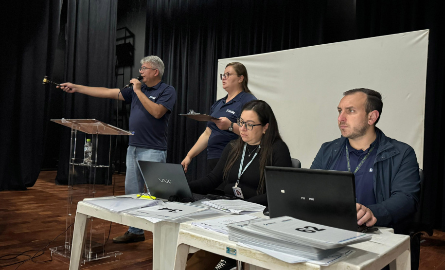 Detran-PR arrecada mais de R$ 4,8 milhões em leilões de veículos e materiais ferrosos