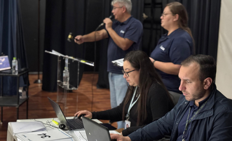 Detran-PR arrecada mais de R$ 4,8 milhões em leilões de veículos e materiais ferrosos