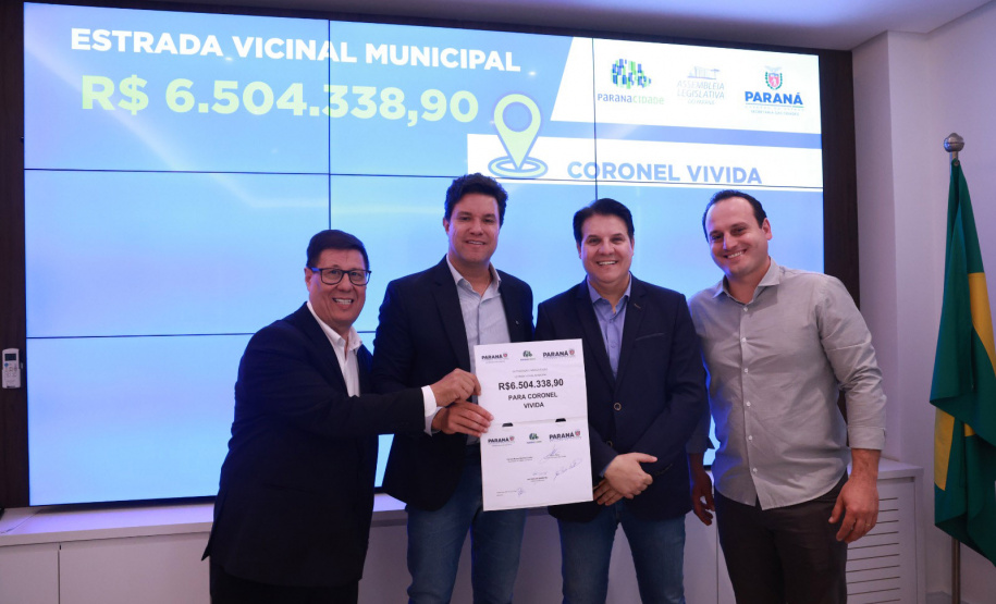 Governo do Estado autoriza mais R$ 123 milhões em licitações para doze municípios