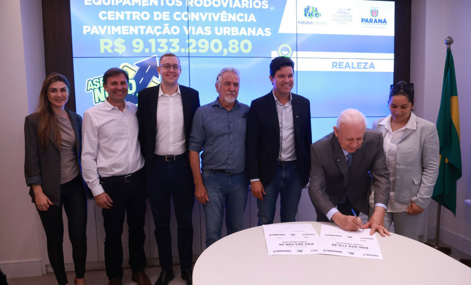 Governo do Estado autoriza mais R$ 123 milhões em licitações para doze municípios