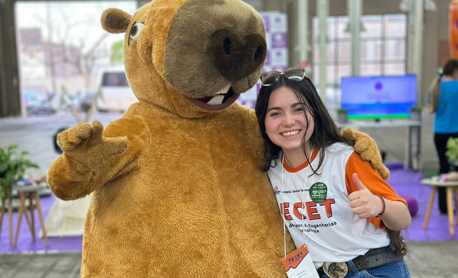 Calculadora para pessoas com deficiência visual desenvolvida por alunas da rede será destaque em feira científica internacional