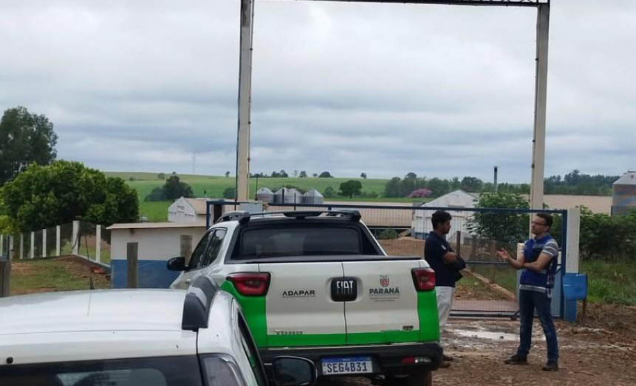 Adapar realiza força-tarefa para assegurar biosseguridade em estabelecimentos avícolas no Paraná