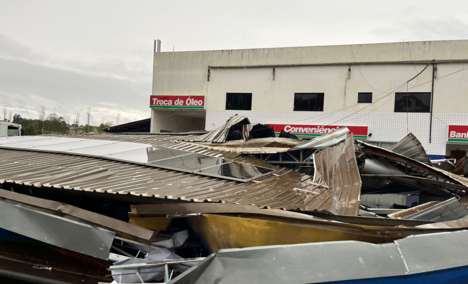 Corpo de Bombeiros faz alerta e orienta sobre segurança diante das fortes chuvas que atingiram o Paraná