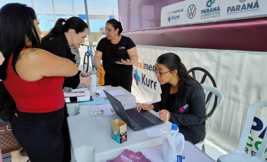Paraná Rosa: Carreta Saúde da Mulher realiza mais de mil atendimentos em São José dos Pinhais