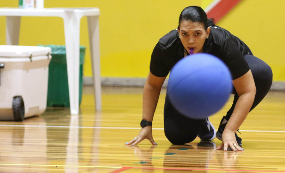 Lição para todos: professora paranaense inspira alunos com valores do esporte paralímpico