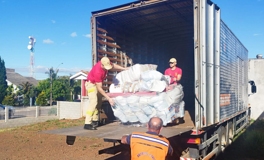 Boa Ventura do São Roque recebe ajuda humanitária da Defesa Civil