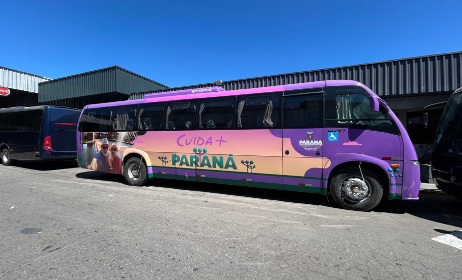 Paraná vai entregar 40 ônibus para fortalecer políticas da pessoa idosa
