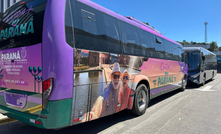Paraná vai entregar 40 ônibus para fortalecer políticas da pessoa idosa