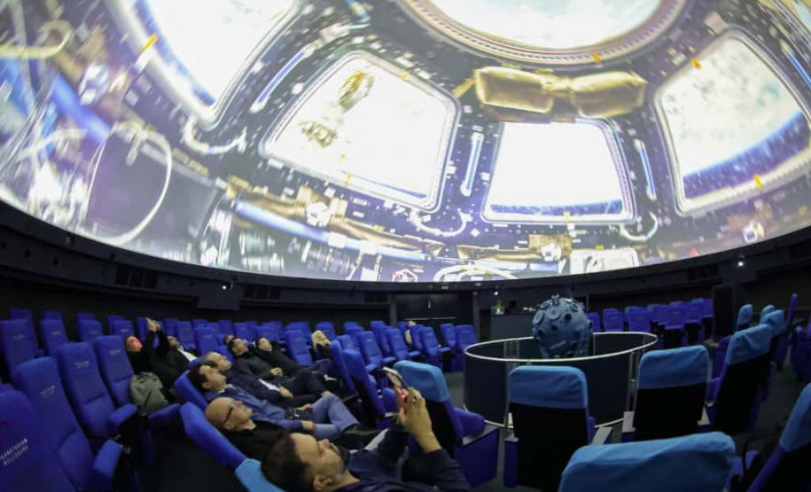 Visita ao Planetário de  Wolfsburg. É um dos dez maiores planetários da Alemanha