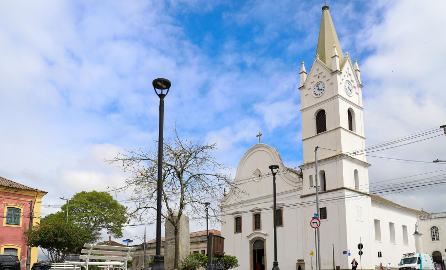 Piana participa da posse de Dom Paulo Alves Romão como bispo de Paranaguá, no Litoral