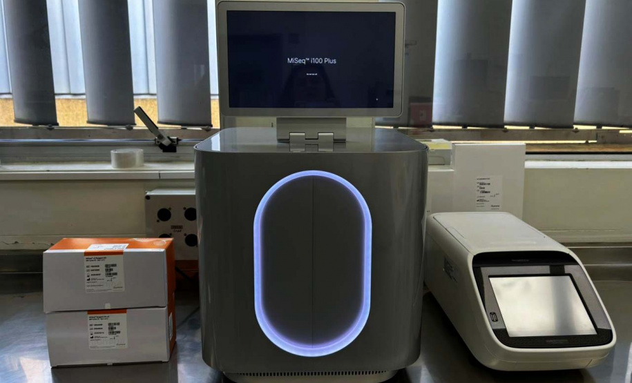 Lacen recebe primeiro equipamento do Sul do país que agiliza tempo de resposta e amplia vigilância genômica