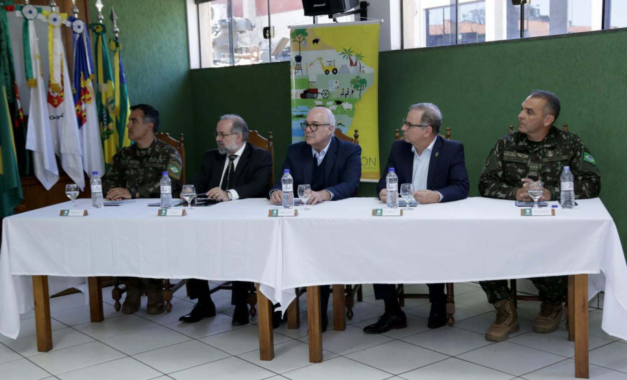 Paraná firma parceria com o Ministério da Defesa para nova operação do Projeto Rondon