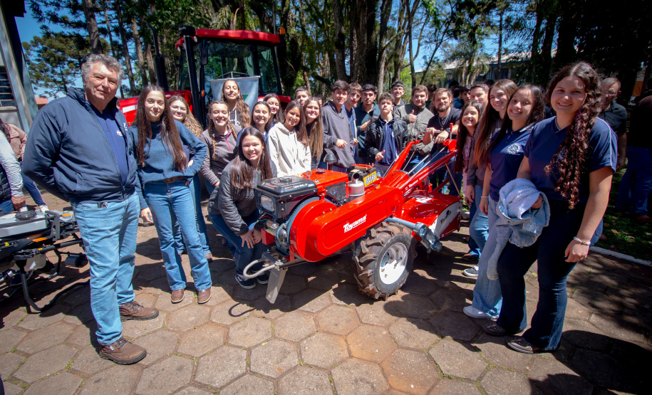 Governo do Estado entrega conversores de resíduos para 13 colégios agrícolas do Paraná
