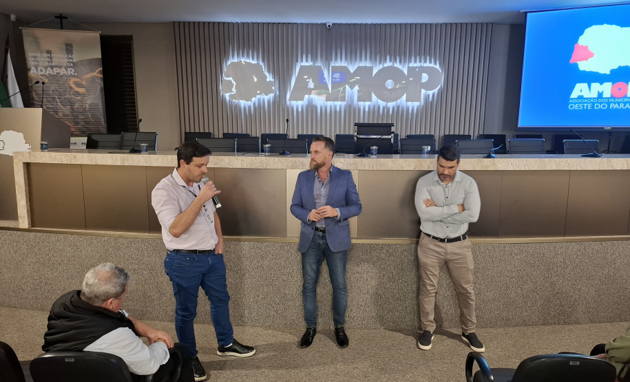 Lideranças reforçam importância da mobilização da Adapar no Oeste