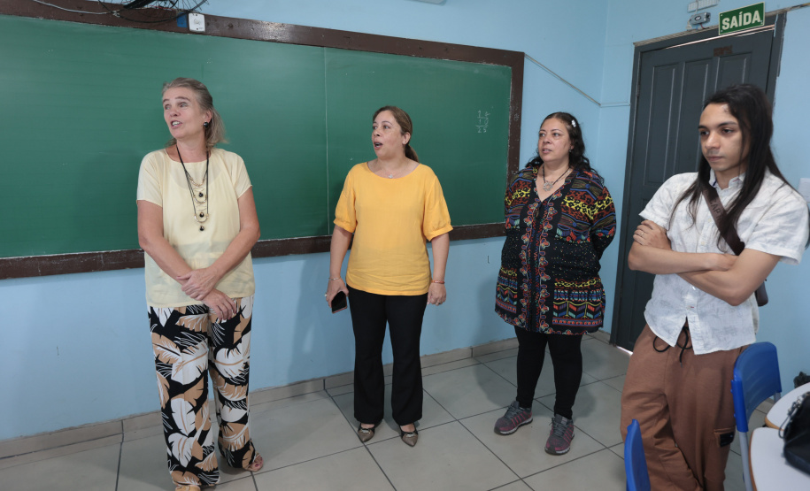 Neste 15 de outubro, Dia do Professor, a Secretaria de Estado da Educação do Paraná  (Seed-PR) presta homenagem aos 70 mil professores da rede estadual, contando a inspiradora história da família Silva, que vive e leciona no Litoral do Paraná. Foto: Geraldo Bubniak/AEN