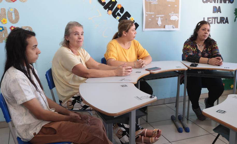 Neste 15 de outubro, Dia do Professor, a Secretaria de Estado da Educação do Paraná  (Seed-PR) presta homenagem aos 70 mil professores da rede estadual, contando a inspiradora história da família Silva, que vive e leciona no Litoral do Paraná. Foto: Geraldo Bubniak/AEN
